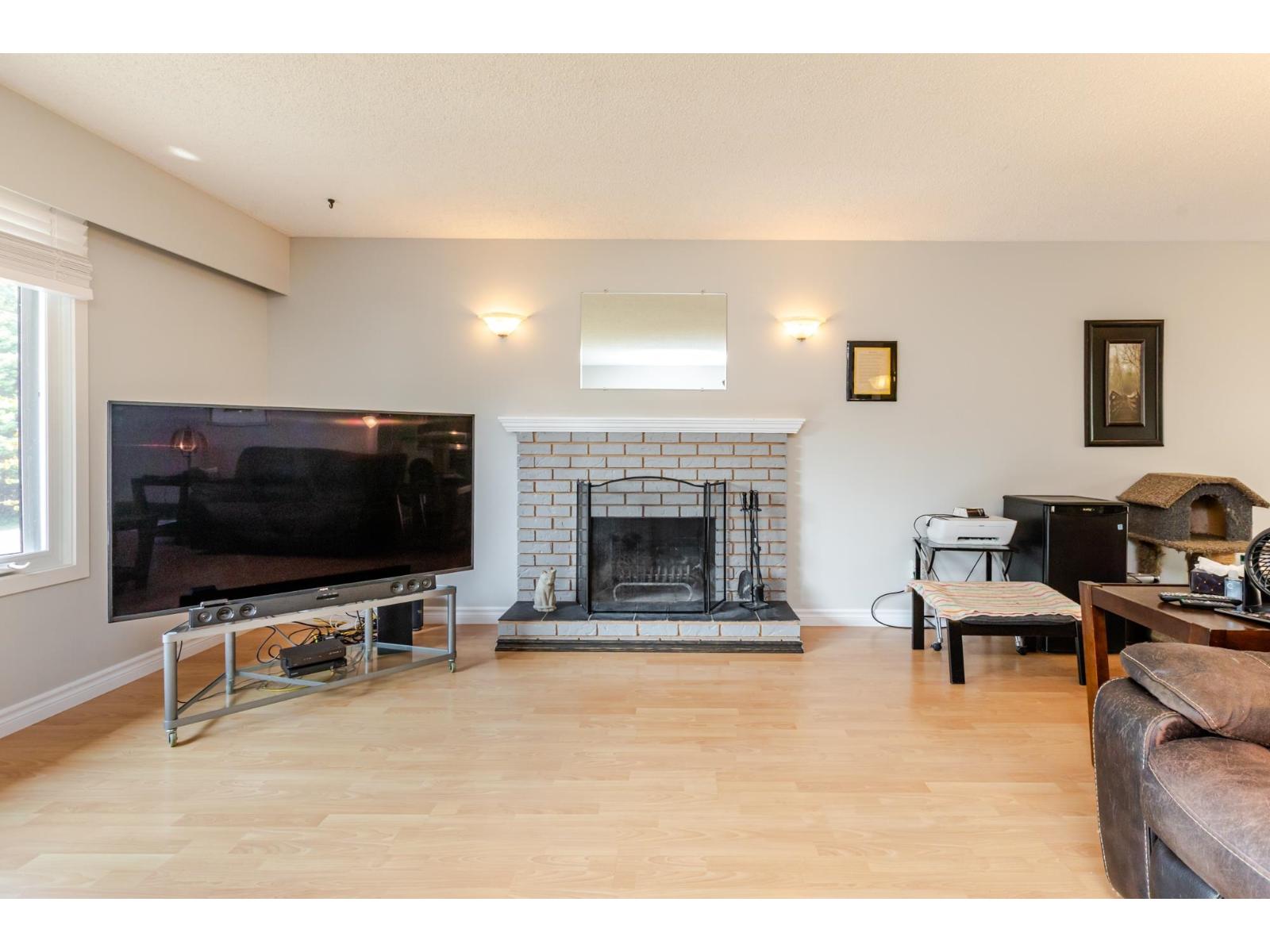 Photo 11 of 1426 128 A Street, Surrey BC