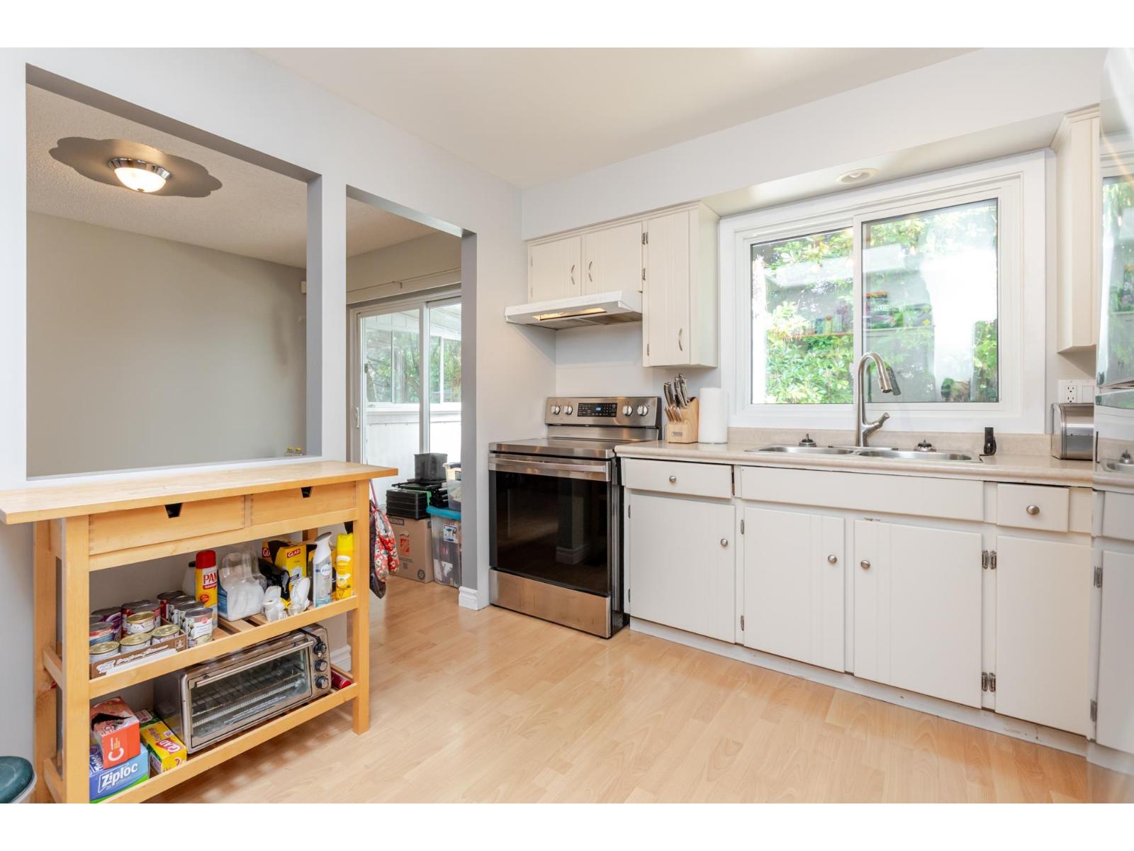 Photo 7 of 1426 128 A Street, Surrey BC