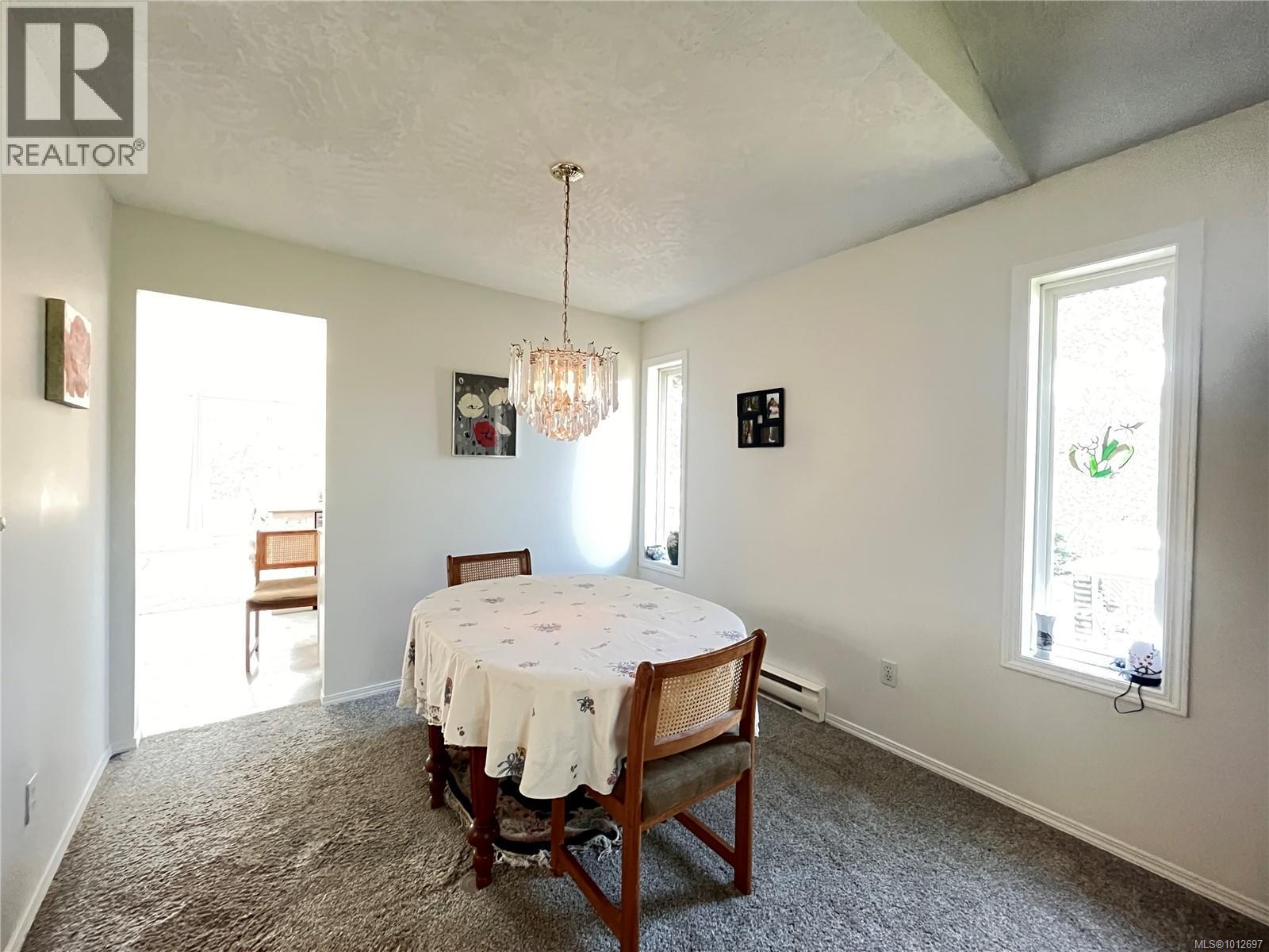 Photo 11 of 1113 Rock St, Saanich BC