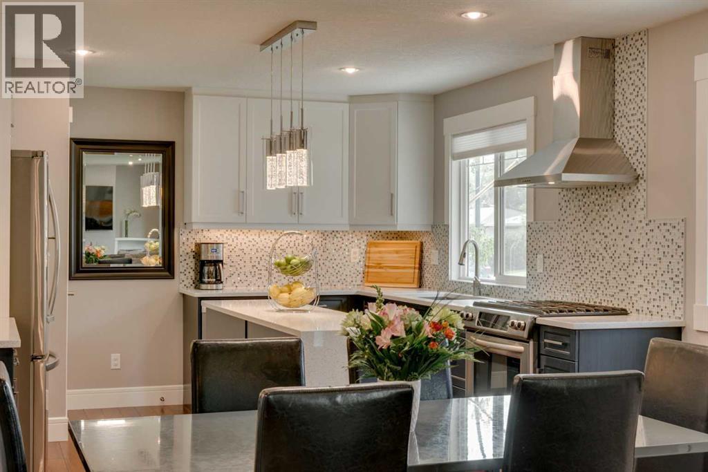 Photo 19 of 2444 45 Street Se, Calgary AB