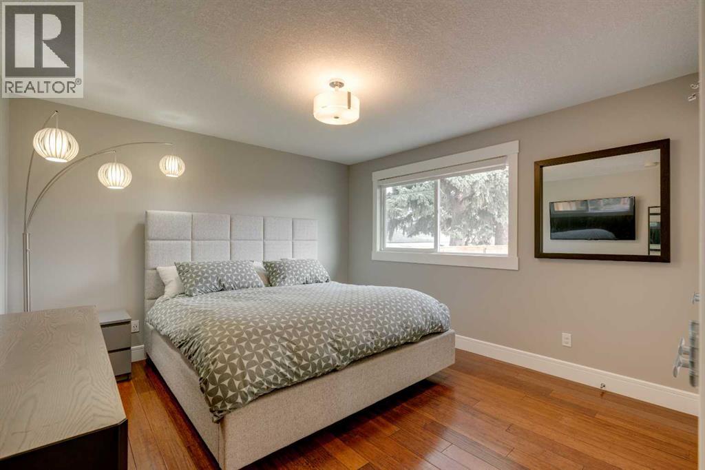 Photo 20 of 2444 45 Street Se, Calgary AB