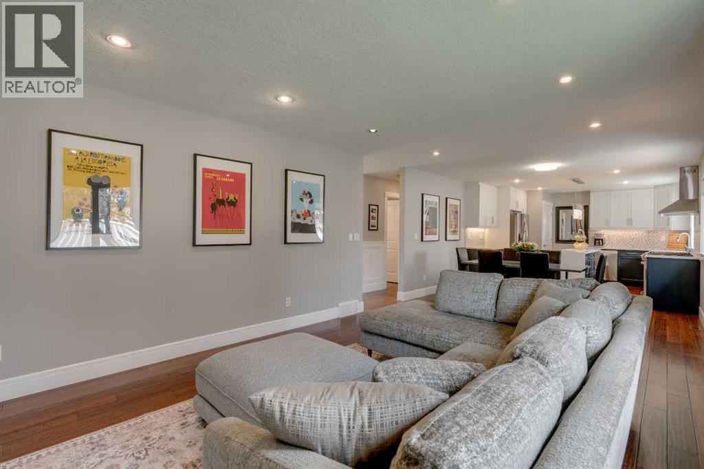 Photo 18 of 2444 45 Street Se, Calgary AB