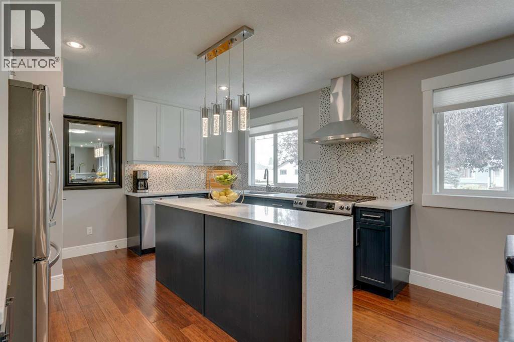 Photo 6 of 2444 45 Street Se, Calgary AB