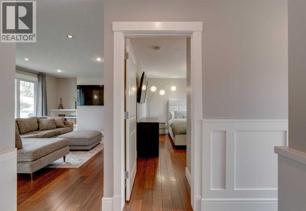 Photo 27 of 2444 45 Street Se, Calgary AB