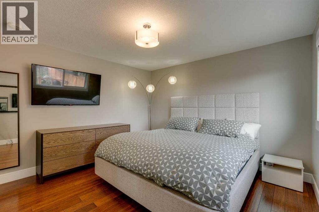 Photo 22 of 2444 45 Street Se, Calgary AB
