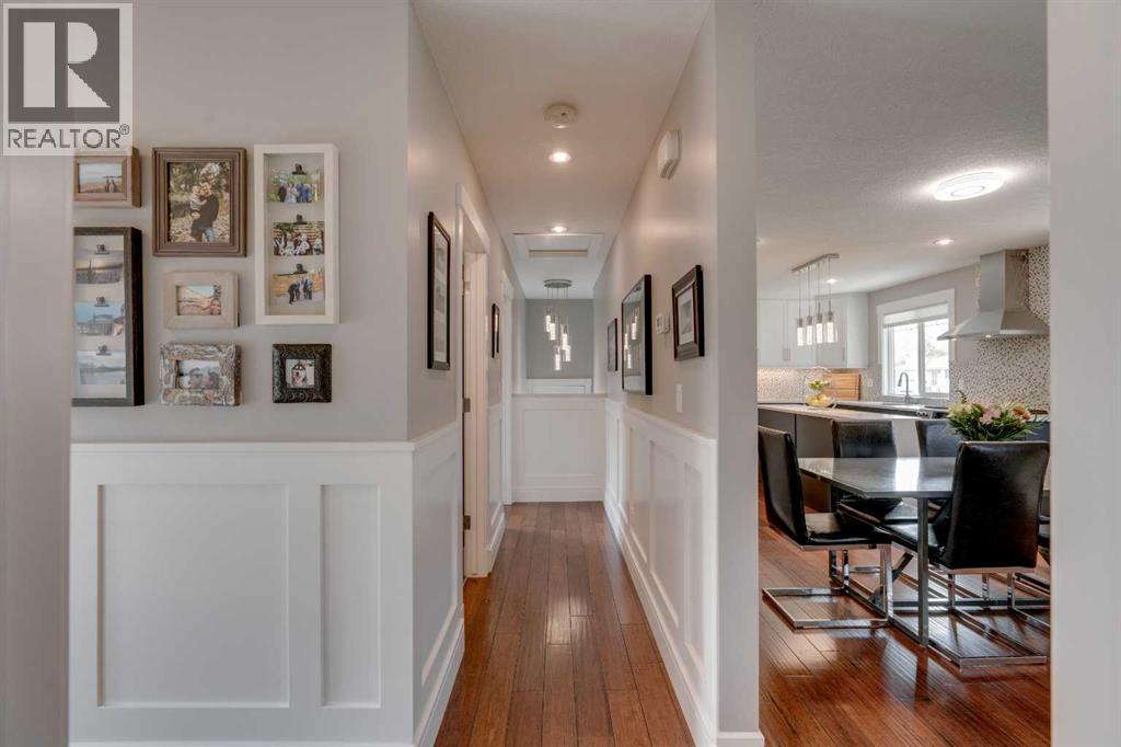 Photo 23 of 2444 45 Street Se, Calgary AB