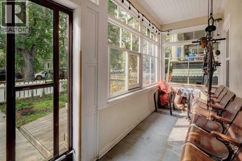 Photo 3 of 1728 13 Avenue Sw, Calgary AB