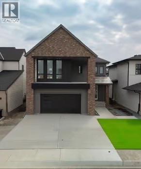 Photo 2 of 30 Greenwich Row Nw, Calgary AB