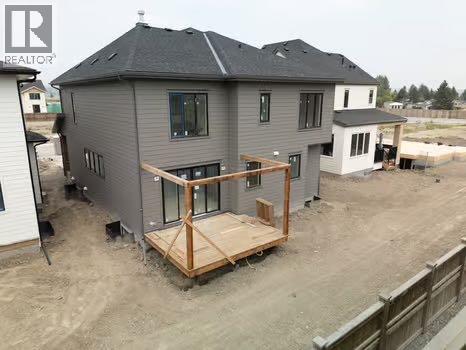Photo 27 of 30 Greenwich Row Nw, Calgary AB