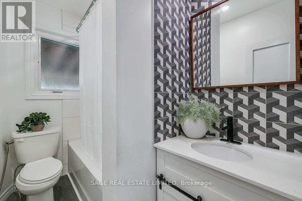 Photo 11 of 209 Bedford Road, Kitchener ON