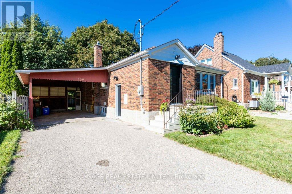 Photo 2 of 209 Bedford Road, Kitchener ON