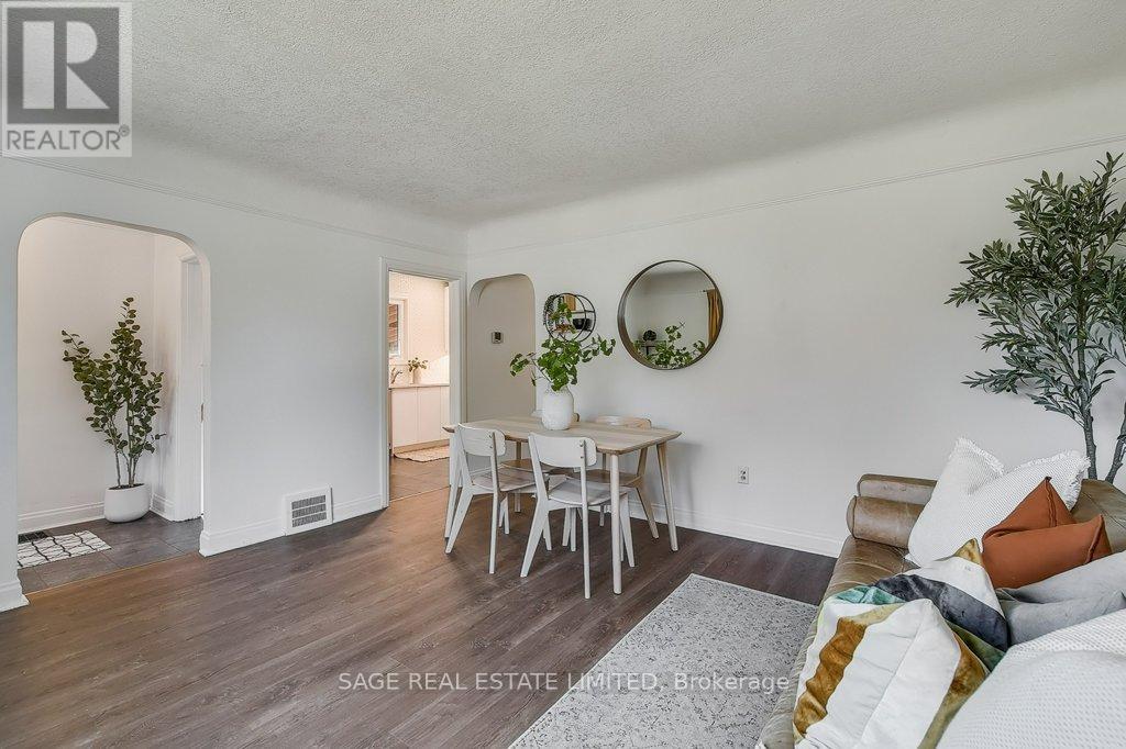 Photo 5 of 209 Bedford Road, Kitchener ON