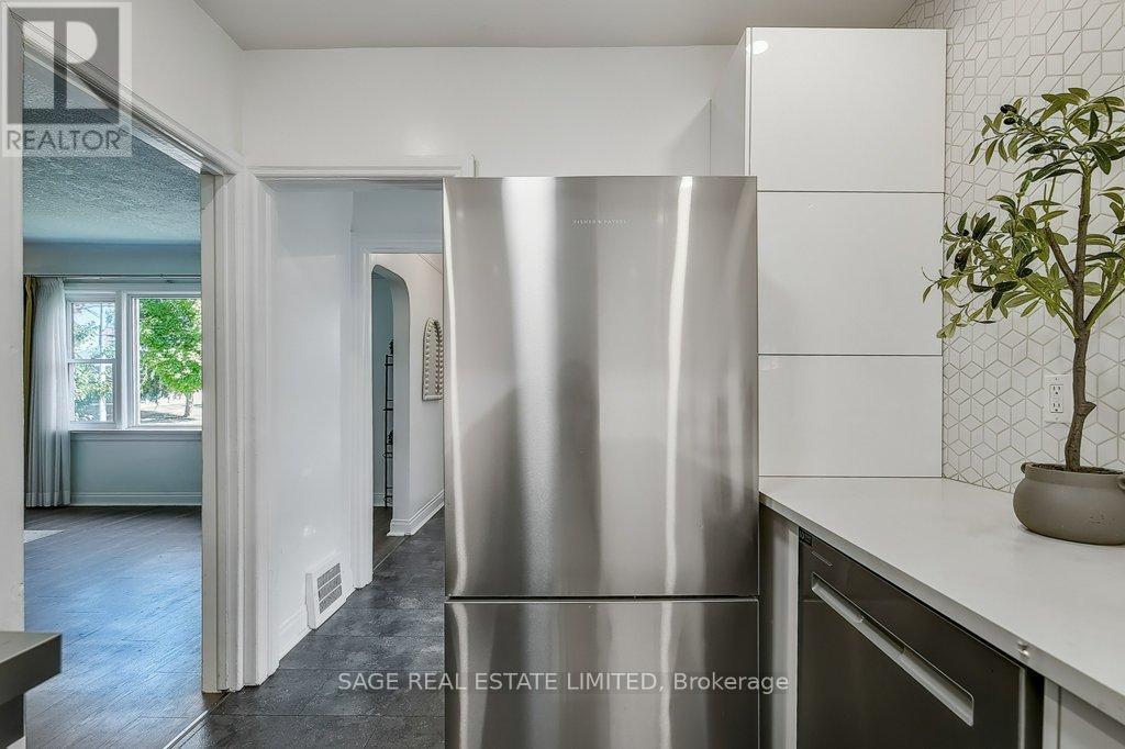 Photo 8 of 209 Bedford Road, Kitchener ON