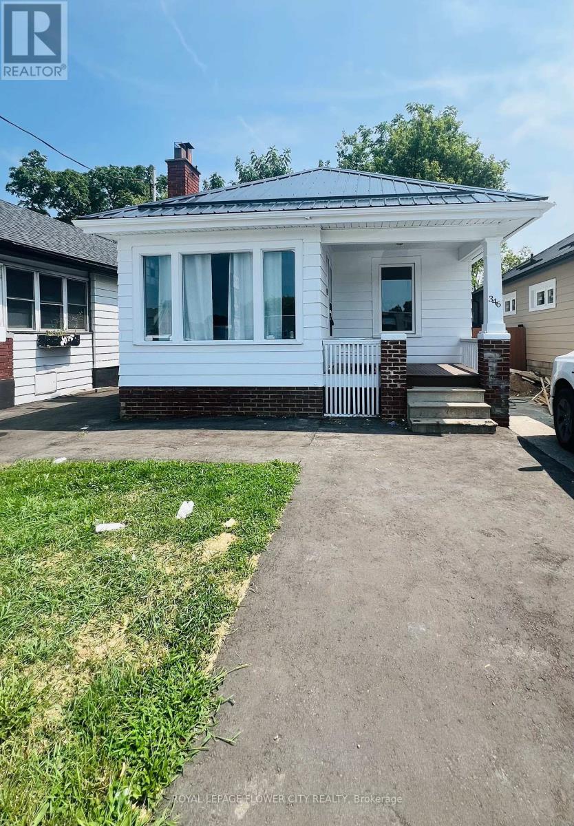 Photo 2 of 346 Wharncliffe Road S, London South ON