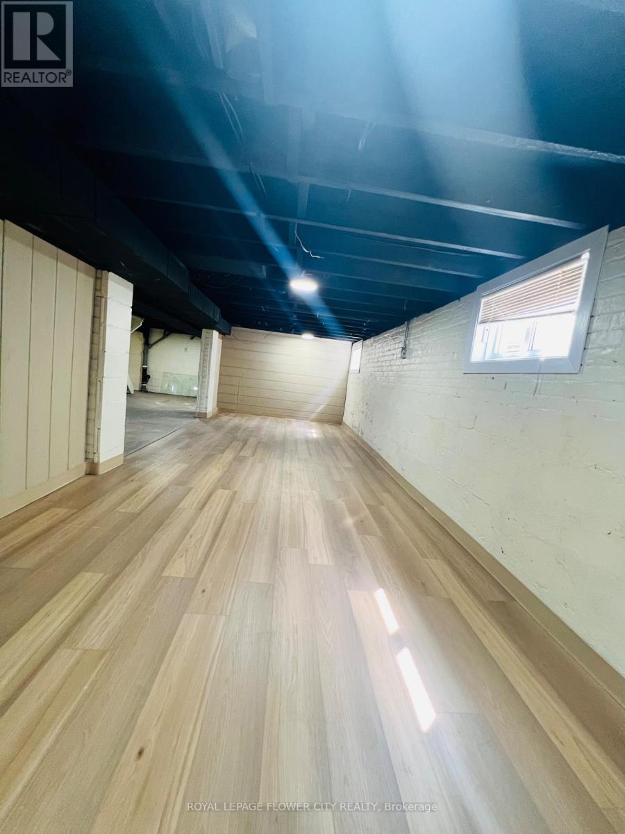 Photo 22 of 346 Wharncliffe Road S, London South ON
