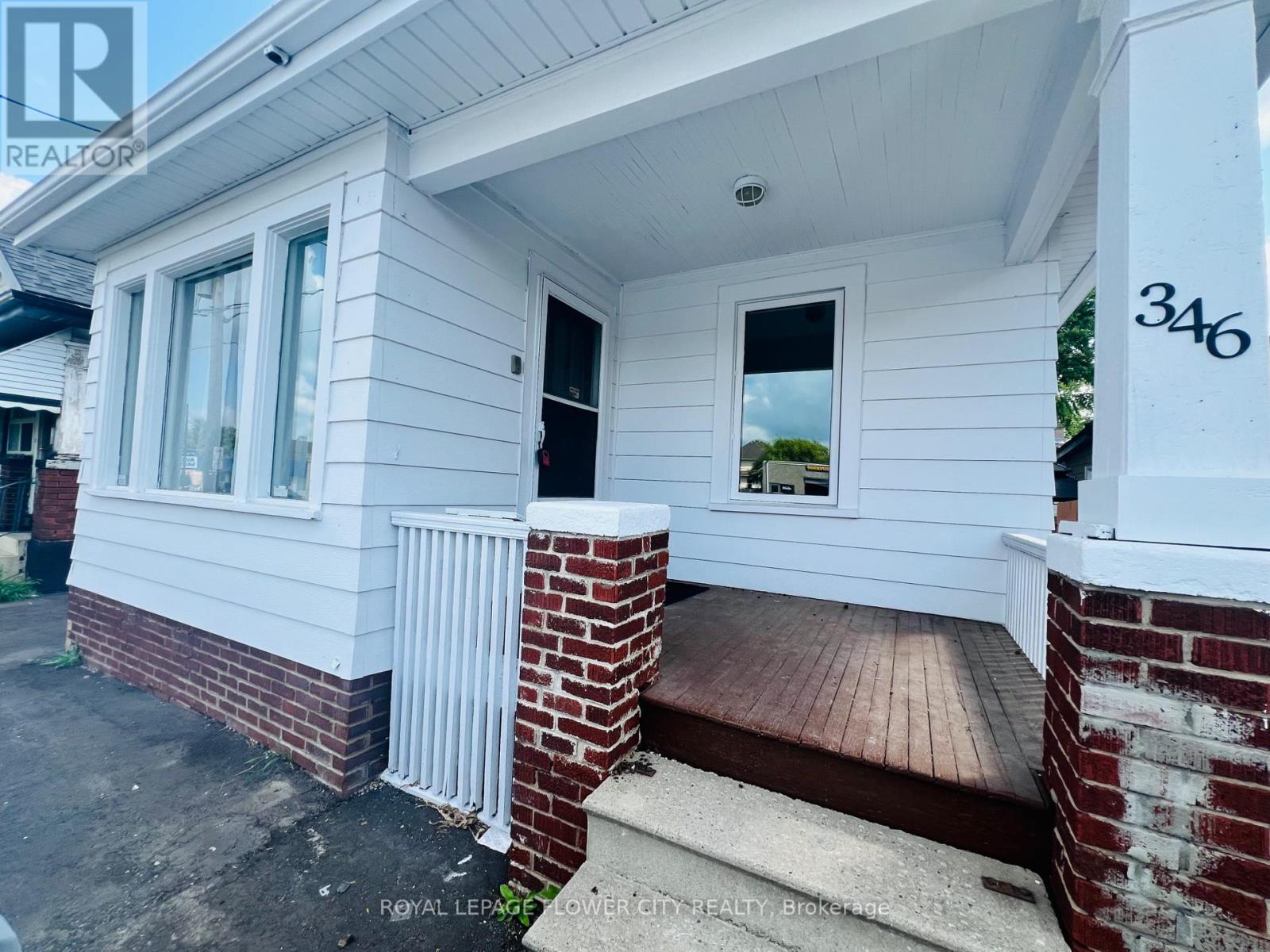 Photo 4 of 346 Wharncliffe Road S, London South ON