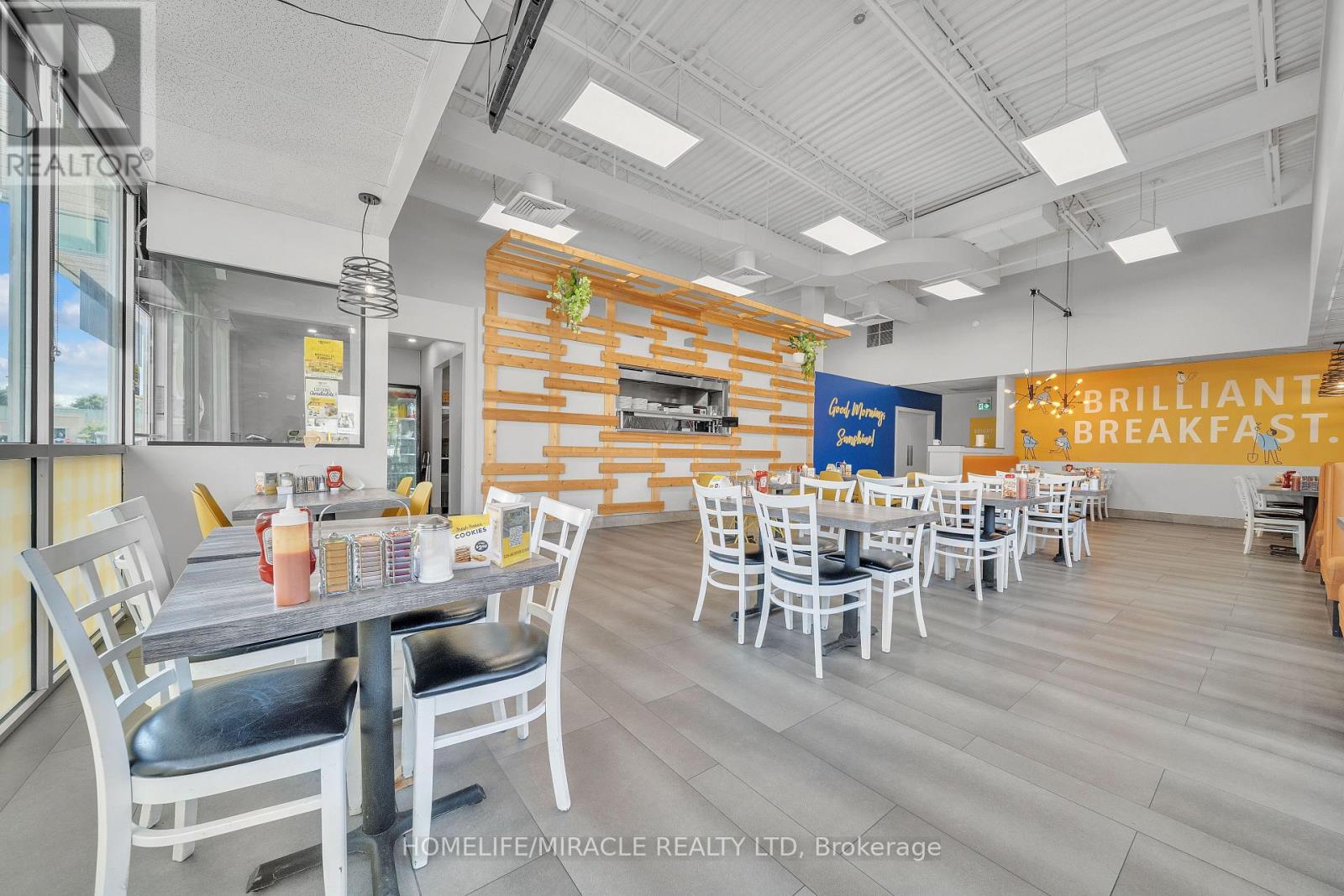 Photo 10 of 6 4293 King Street E, Kitchener ON