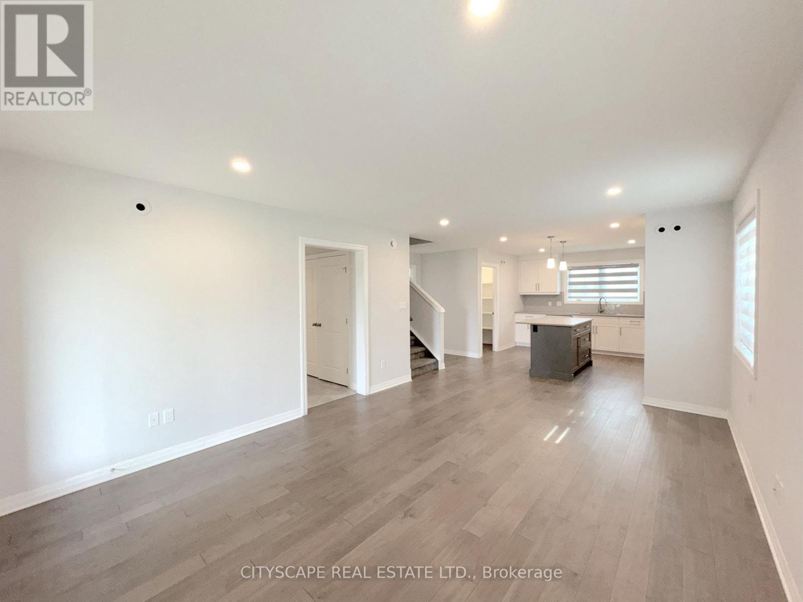 Photo 12 of 118 Benjamin Parkway, St Thomas ON