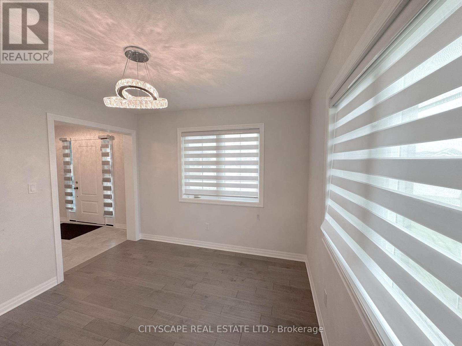 Photo 19 of 118 Benjamin Parkway, St Thomas ON