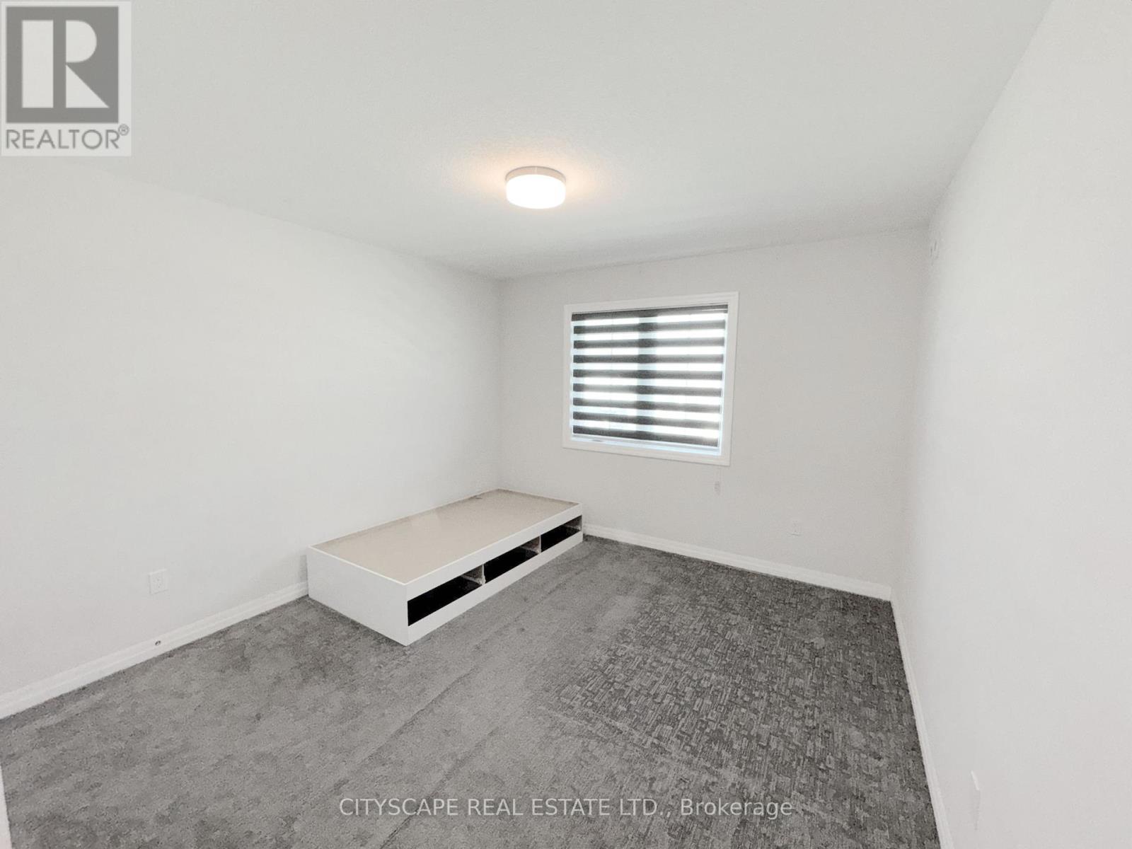 Photo 32 of 118 Benjamin Parkway, St Thomas ON