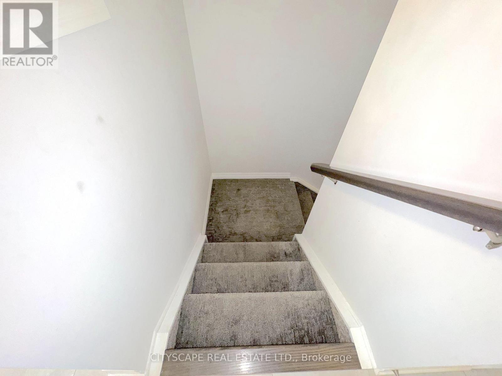 Photo 34 of 118 Benjamin Parkway, St Thomas ON