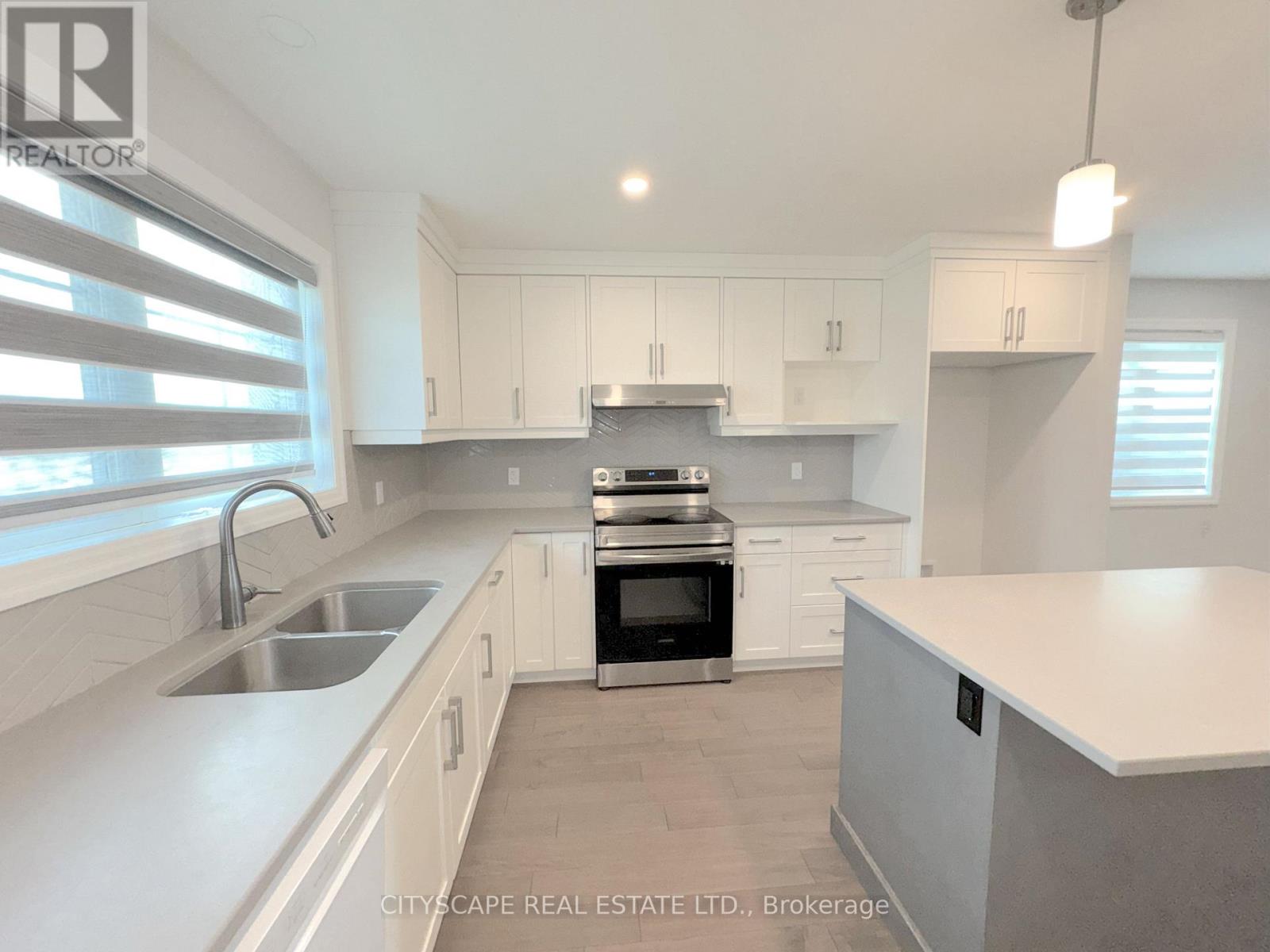 Photo 8 of 118 Benjamin Parkway, St Thomas ON