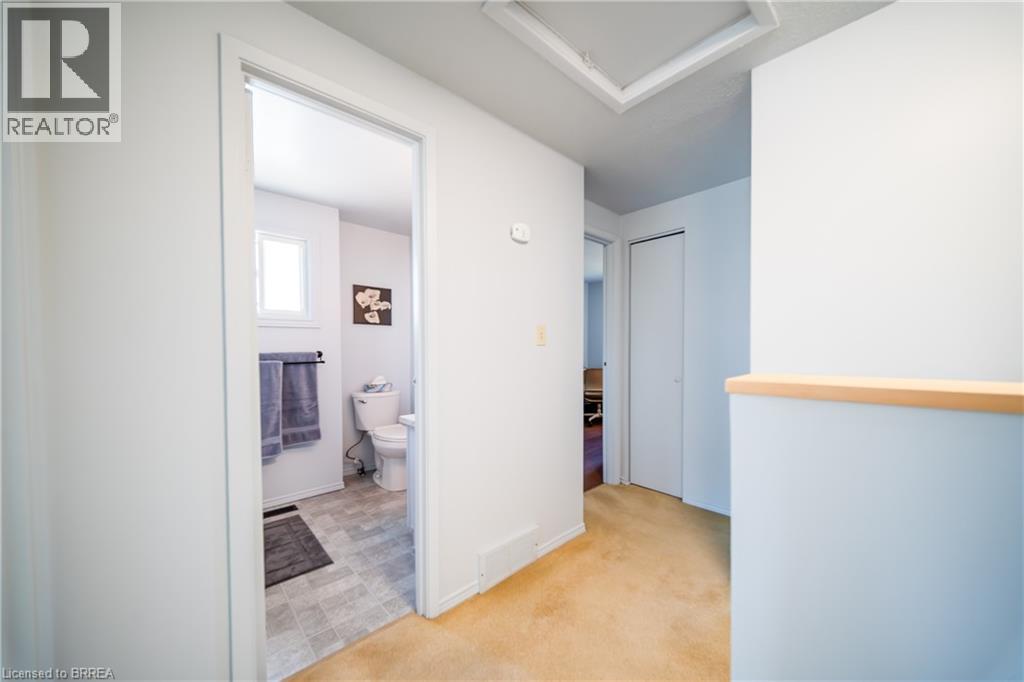 Photo 13 of 100 White Owl Crescent, Brantford ON