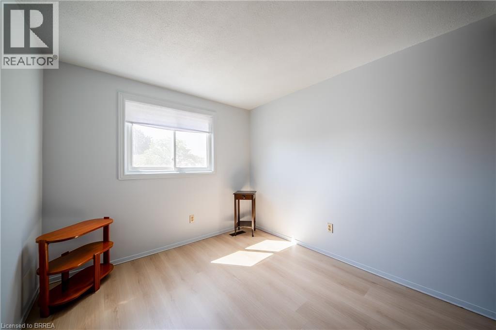 Photo 19 of 100 White Owl Crescent, Brantford ON