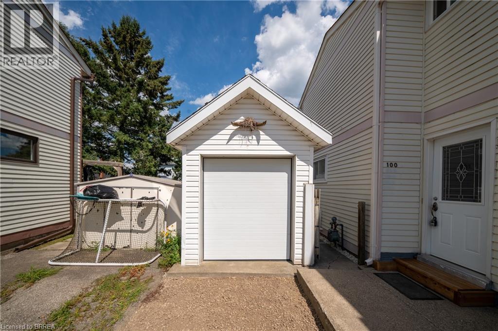 Photo 2 of 100 White Owl Crescent, Brantford ON