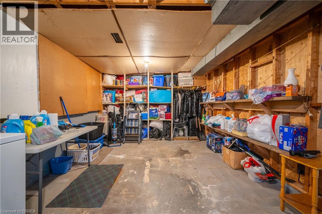 Photo 25 of 100 White Owl Crescent, Brantford ON