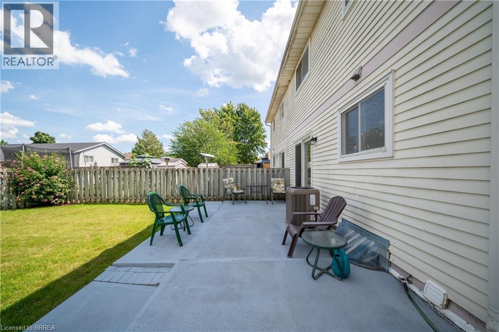 Photo 29 of 100 White Owl Crescent, Brantford ON