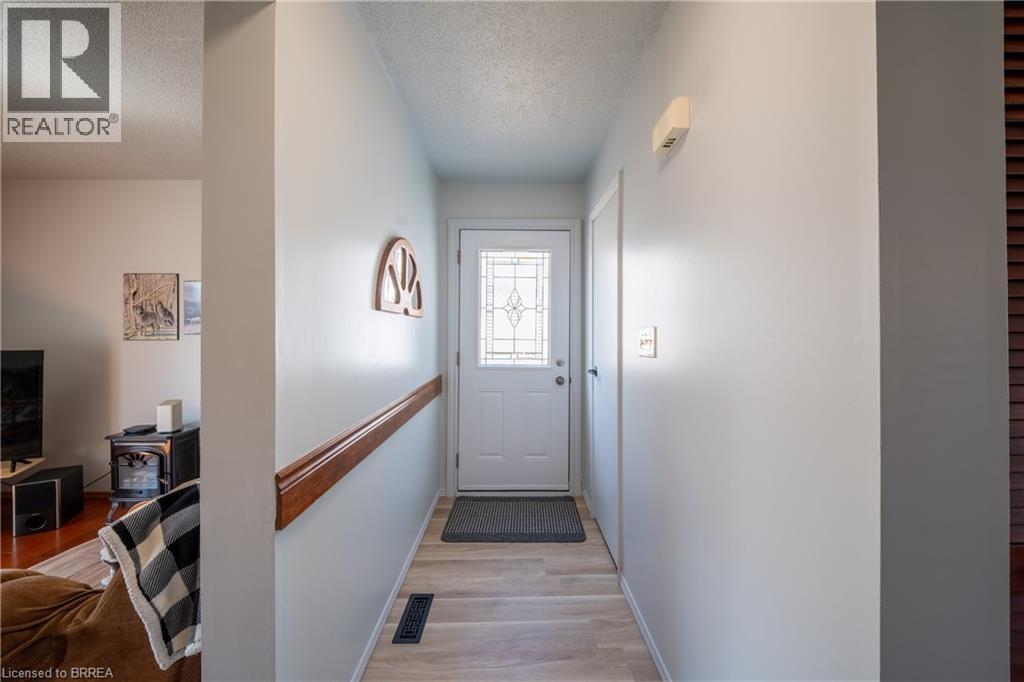 Photo 3 of 100 White Owl Crescent, Brantford ON