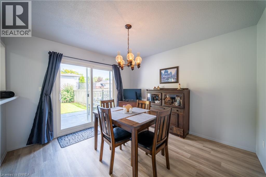 Photo 4 of 100 White Owl Crescent, Brantford ON