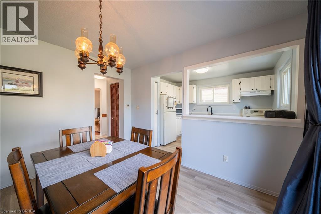 Photo 6 of 100 White Owl Crescent, Brantford ON