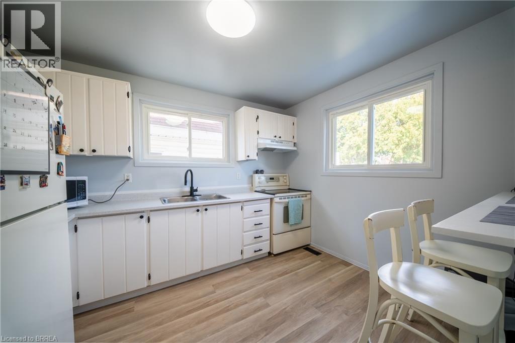 Photo 7 of 100 White Owl Crescent, Brantford ON