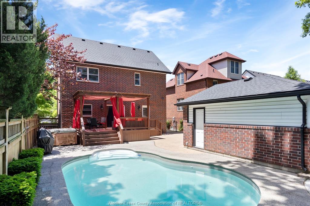 Photo 1 of 1288 Lakeview, Windsor ON