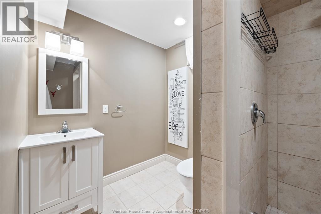Photo 24 of 1288 Lakeview, Windsor ON