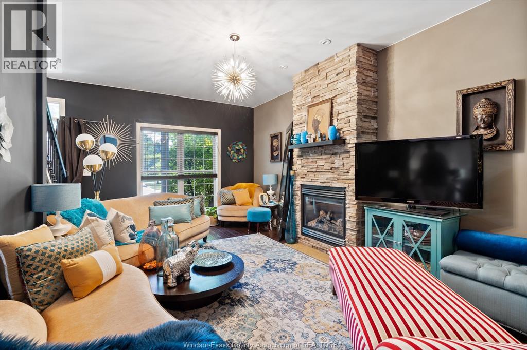 Photo 9 of 1288 Lakeview, Windsor ON