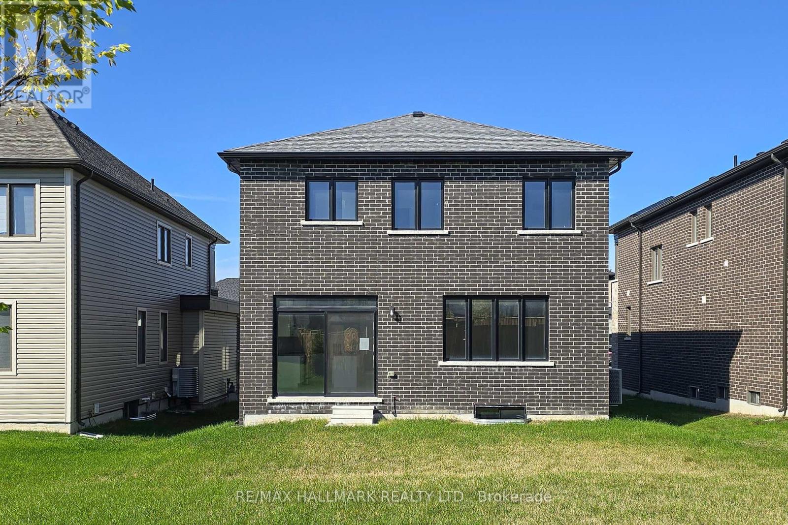 Photo 43 of 34 Nicort Road, Wasaga Beach ON