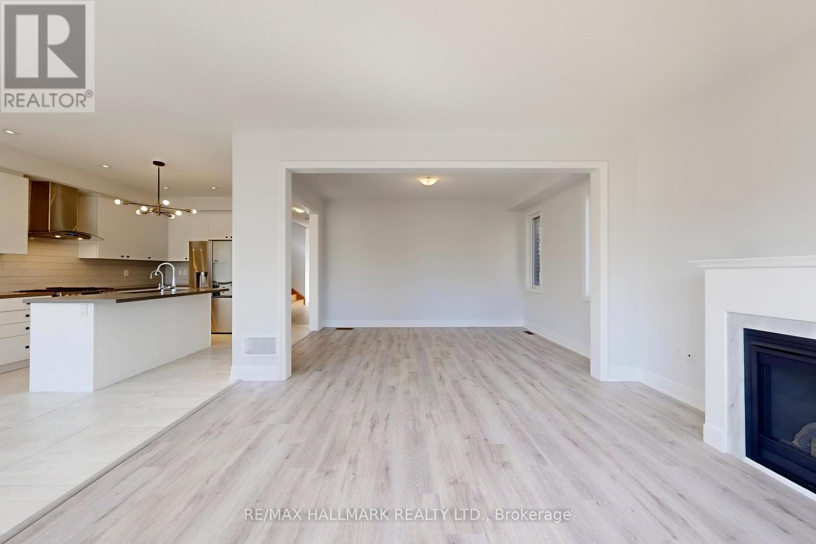 Photo 7 of 34 Nicort Road, Wasaga Beach ON