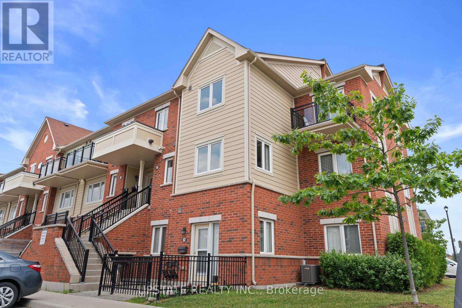 Photo 3 of 205 250 Sunny Meadow Boulevard, Brampton ON