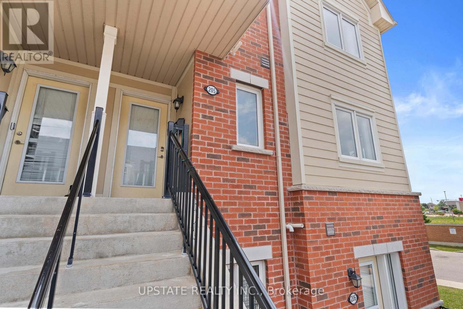 Photo 4 of 205 250 Sunny Meadow Boulevard, Brampton ON