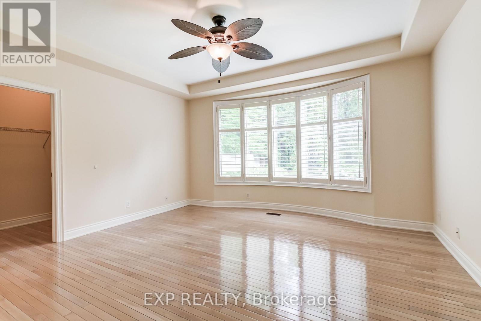 Photo 13 of 806 Hidden Grove Lane, Mississauga ON