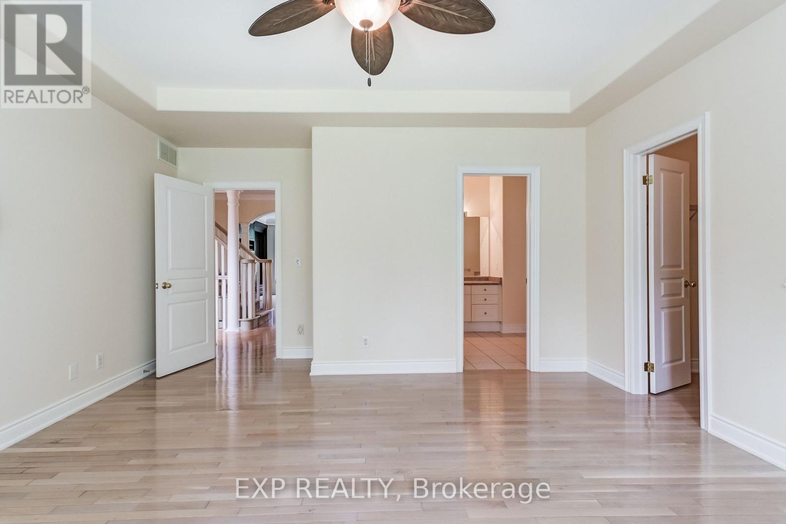 Photo 15 of 806 Hidden Grove Lane, Mississauga ON