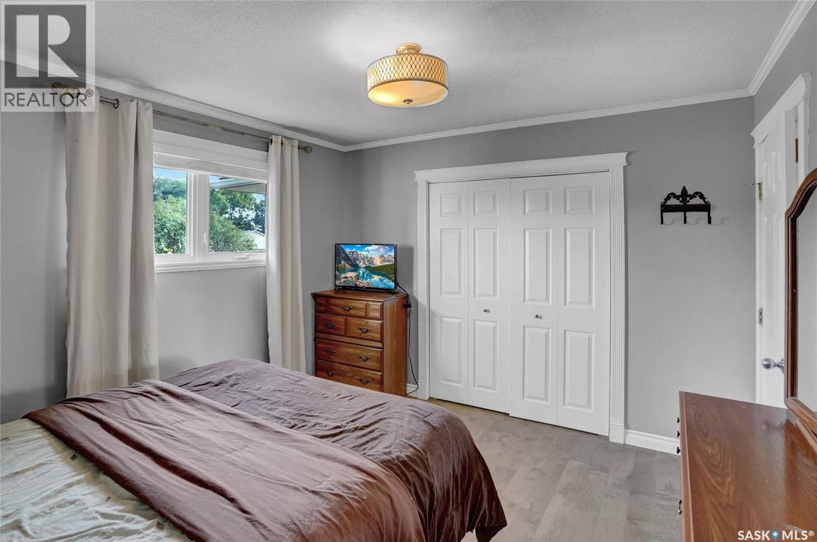 Photo 15 of 750 15th Avenue Nw, Moose Jaw SK