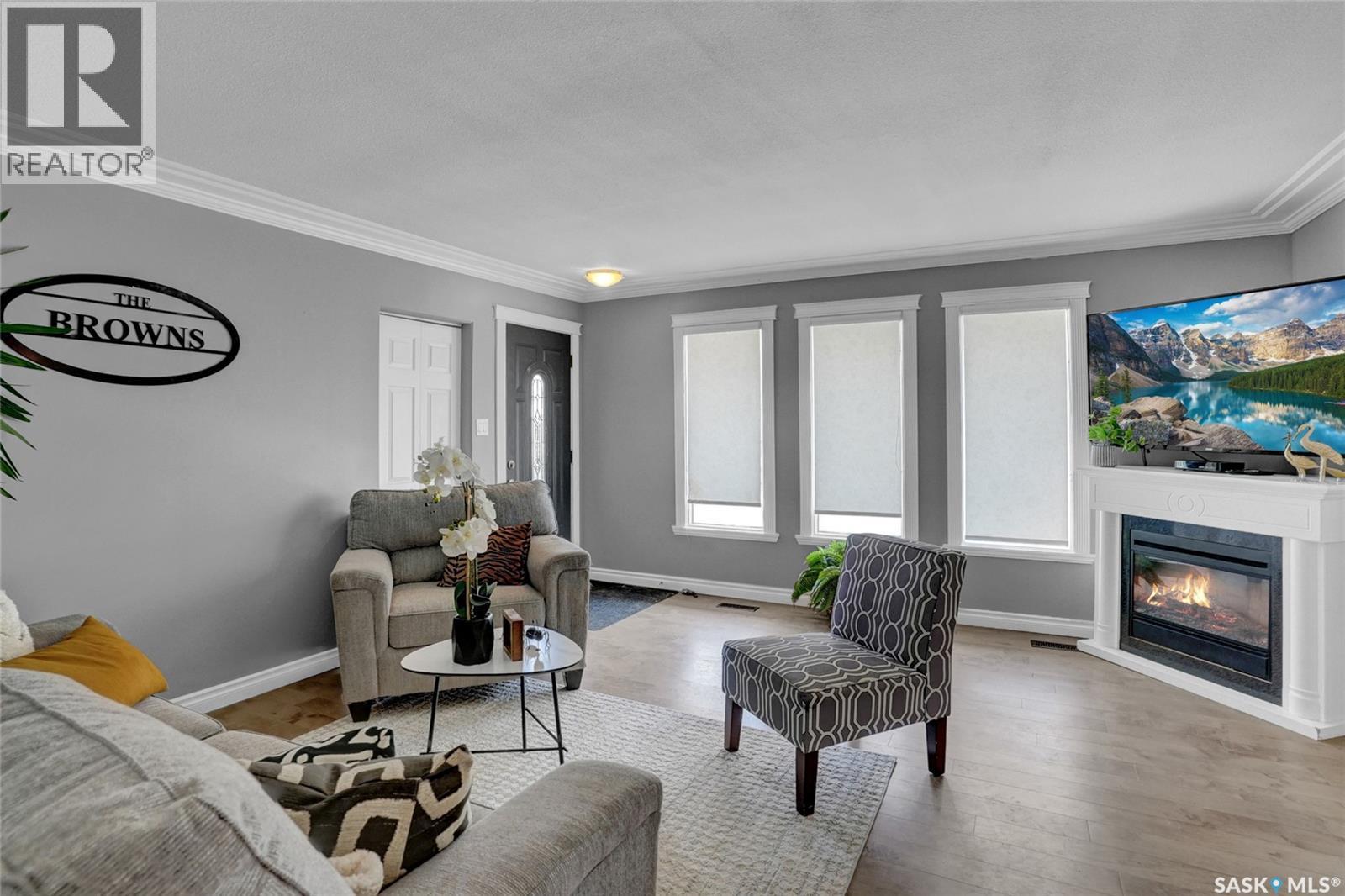 Photo 2 of 750 15th Avenue Nw, Moose Jaw SK