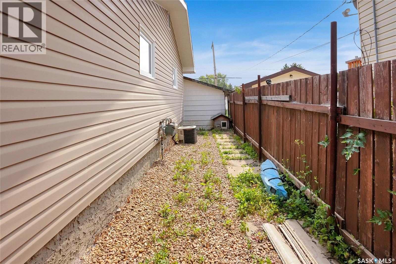 Photo 31 of 750 15th Avenue Nw, Moose Jaw SK