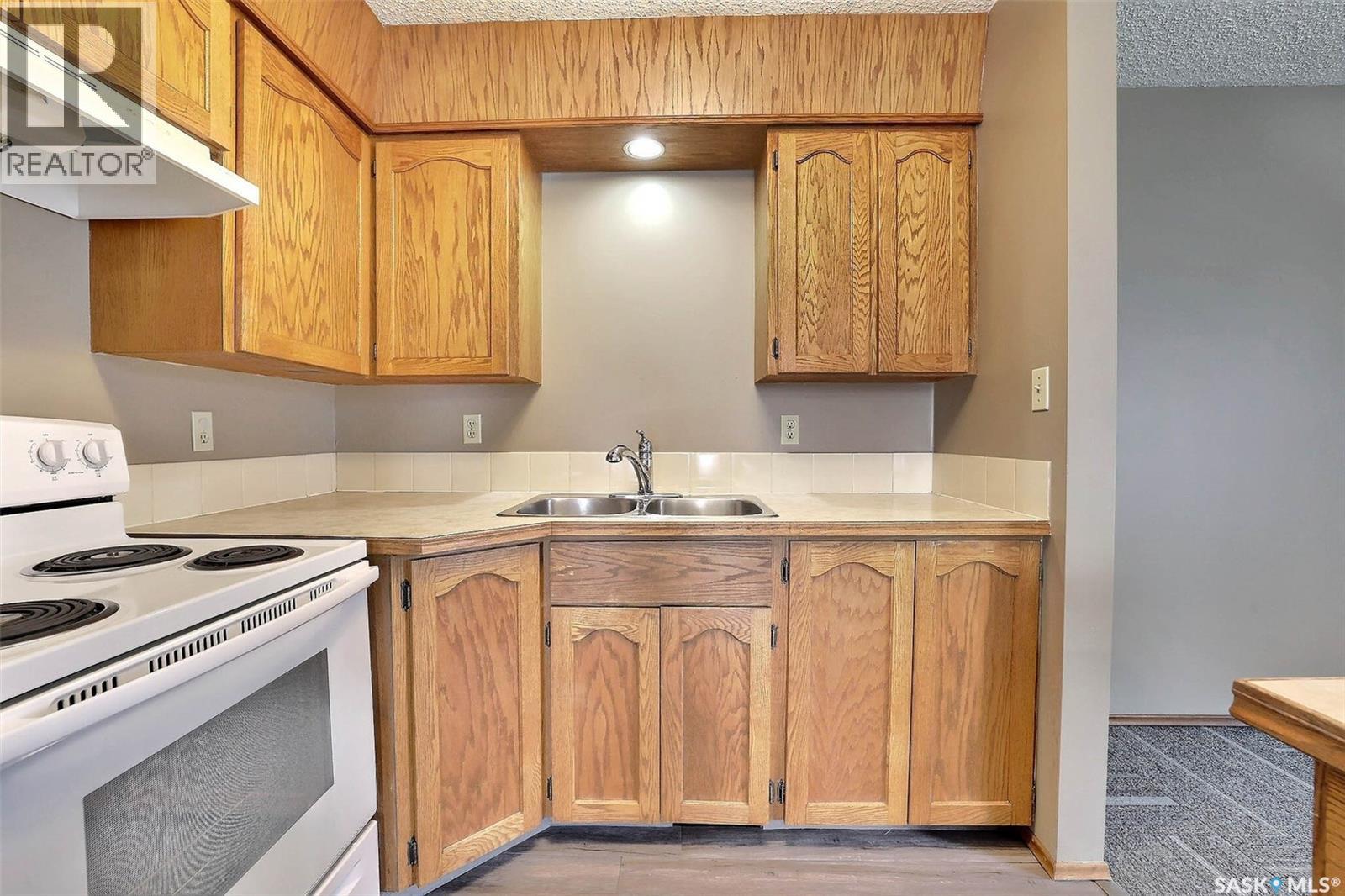 Photo 11 of 1580 Lacon Street, Regina SK