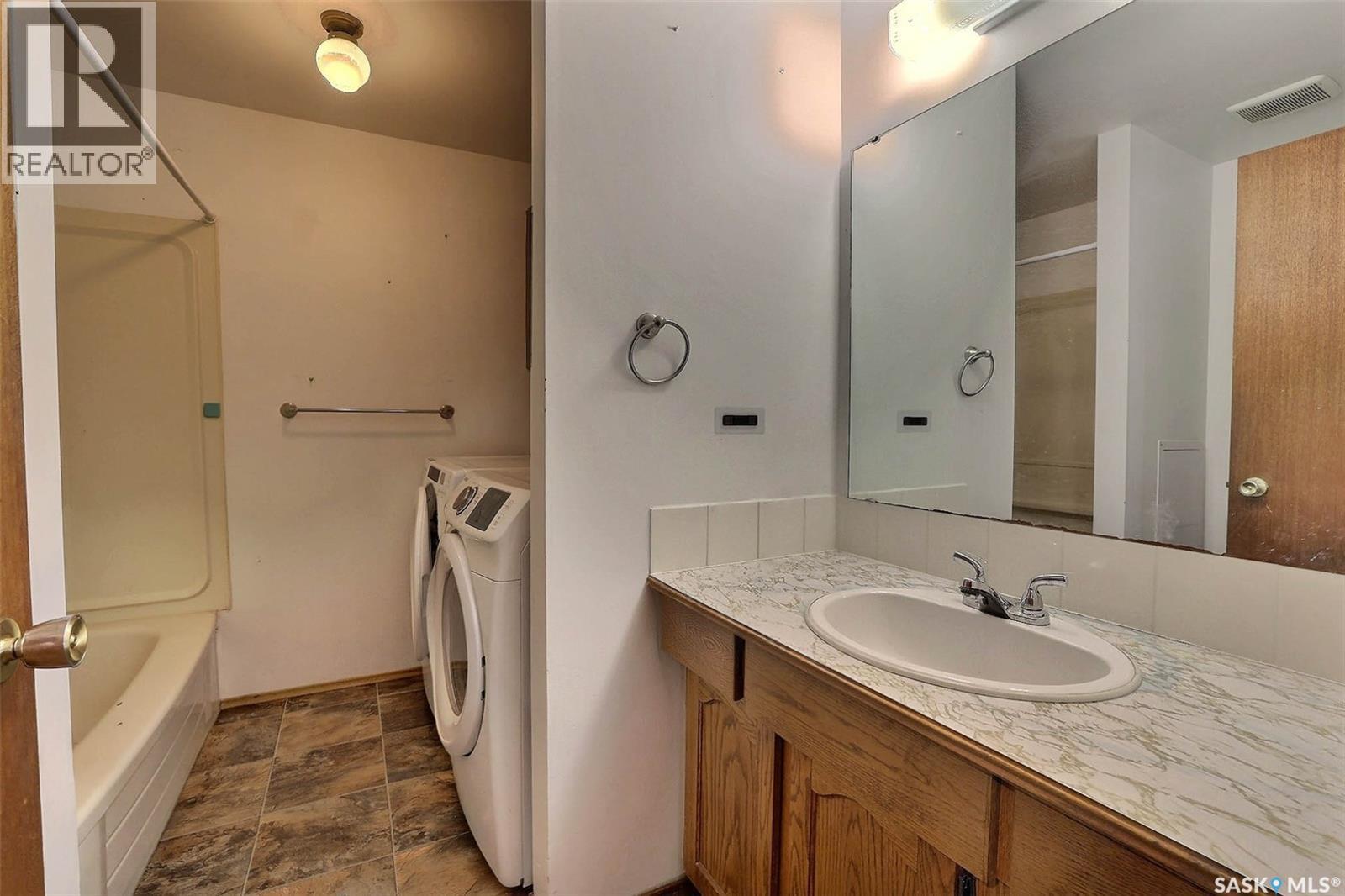 Photo 31 of 1580 Lacon Street, Regina SK
