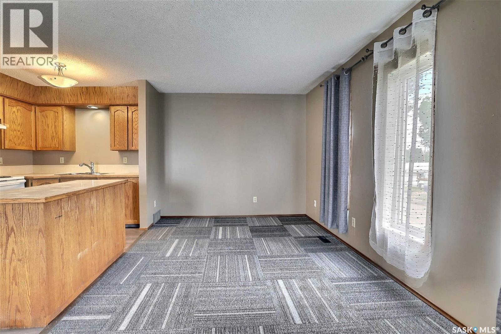 Photo 7 of 1580 Lacon Street, Regina SK